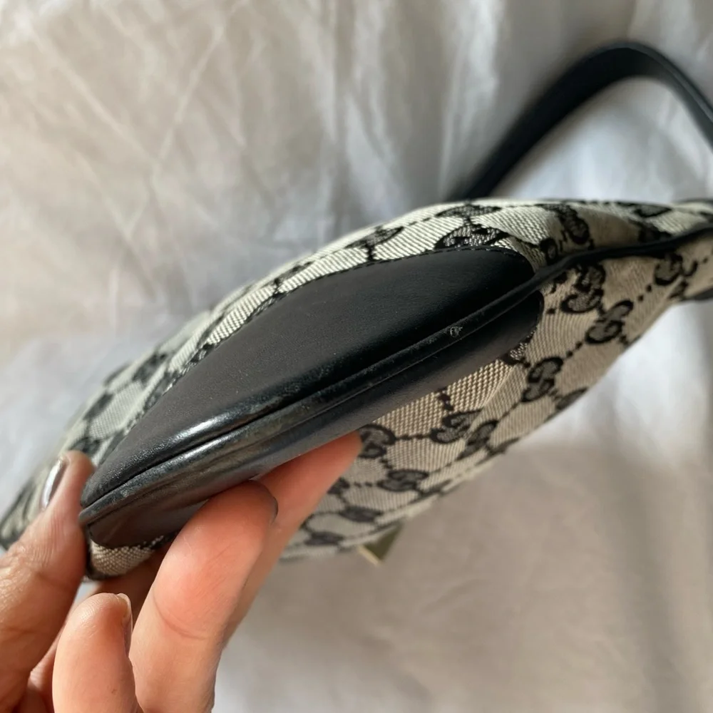 SOLD ⚠️Gucci Jackie Hobo - Picture 9 of 16